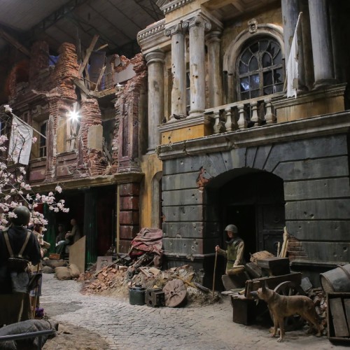 Пропавшие в кинохронике: экскурсия по иммерсивной инсталляции «Ленфильма»