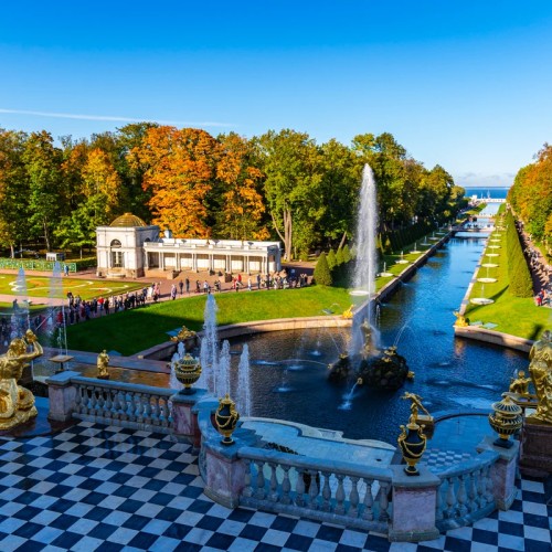 Петергоф на весь день: фонтаны и два дворца (билеты включены)