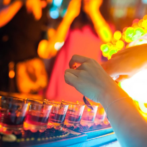 Неформальная прогулка по барам Петербурга (18+)