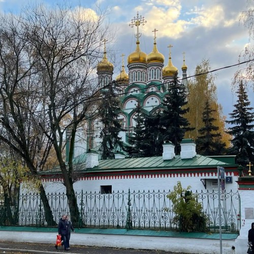«Красная Роза» — городской квест в Хамовниках с ведущим (12+)