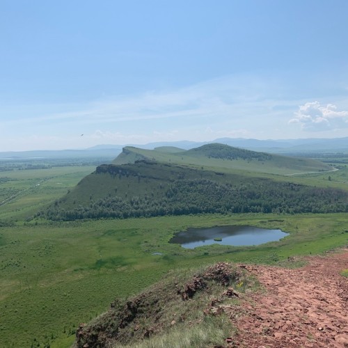 Природные чудеса Хакасии: урочище Сундуки, Ивановские озёра, Каменный лес и Долина царей