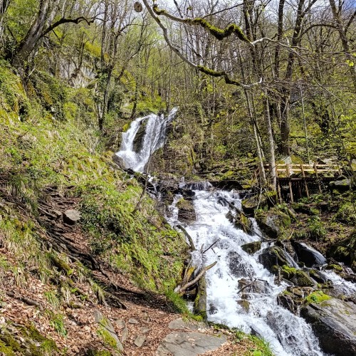 Треккинг к водопаду Кейва