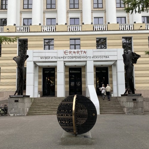 За современным искусством — в музей «Эрарта». Индивидуальная экскурсия