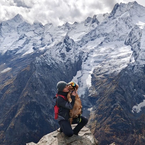 А давай в Домбай? Треккинг без рюкзаков