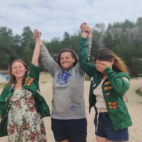 На остров за приключениями: семейный отдых на Ладоге с палатками, вожатыми и няней