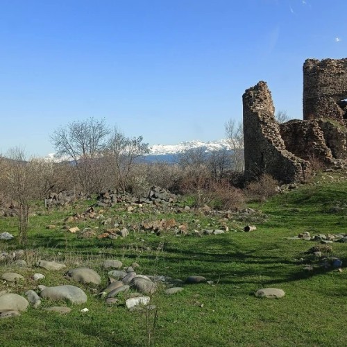 На внедорожниках по неизведанной Южной Осетии: горы, старинные святыни и невероятные виды