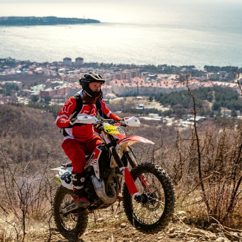 Индивидуальная поездка из Сочи: на пикапе в Геленджик и на эндуро к сухогрузу «Рио»