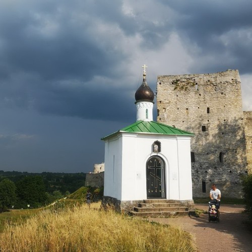 Дух Древней Руси и былинные пейзажи в Изборске (из Пскова)